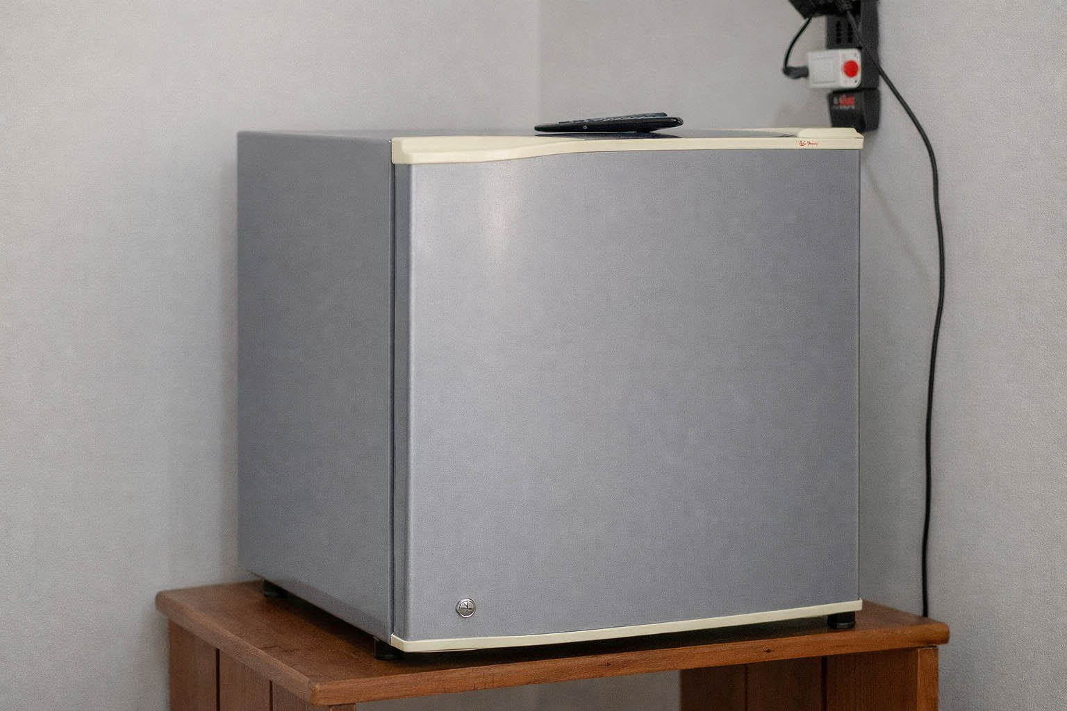 20260129_2249_Image Generation_remix_01kg6cvgpte4hvrcarp0264xsw